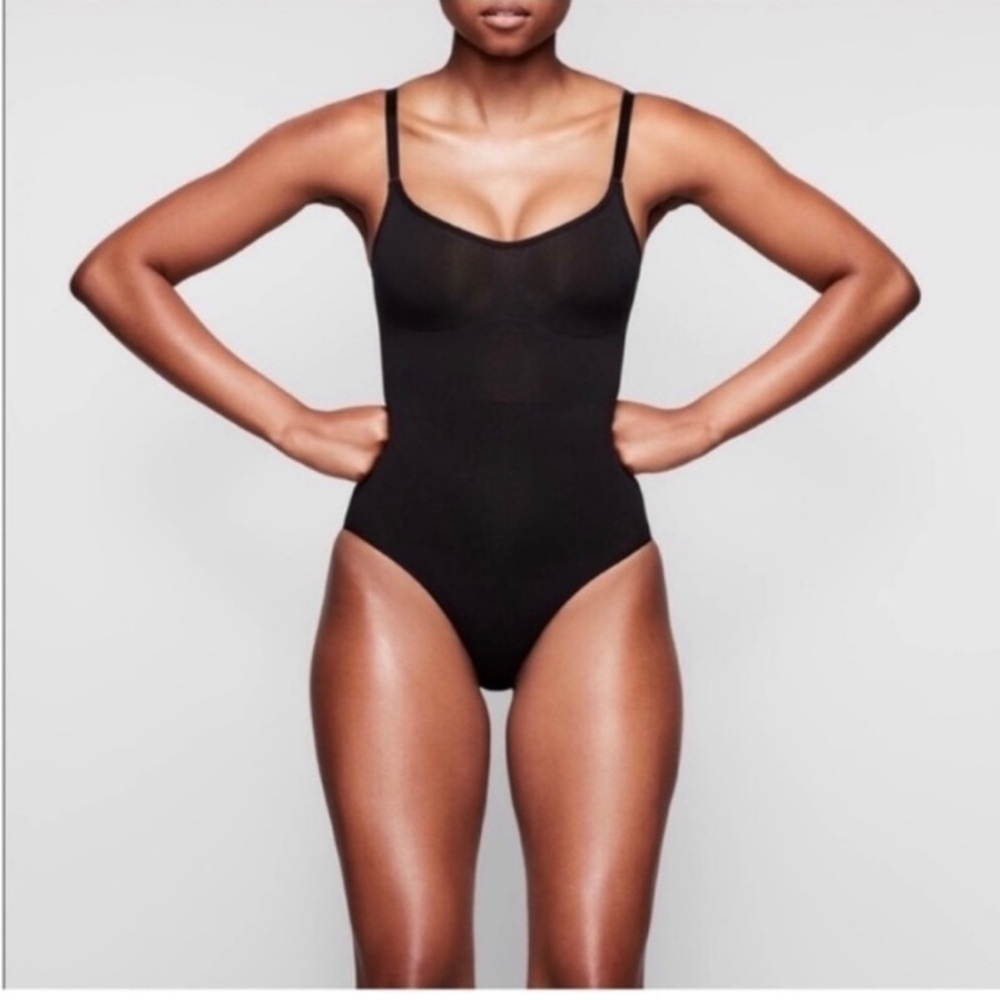 SKIMS black bodysuit size S/M